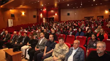 Ahlat'ta 'Aile' Konulu Konferans Düzenlendi