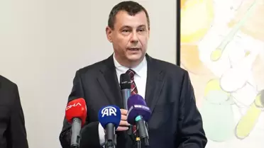 Adnan Sezgin'e Macar Nişanı