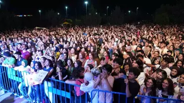 Adıyaman Belediyesi'nden Üniversite Öğrencilerine Pinhani Konseri