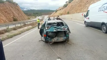 Tokat'ta Otomobil Bariyerlere Çarptı: 3 Yaralı