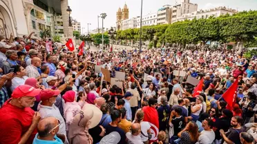 Tunus'ta Seçim Yasası Protesto Edildi