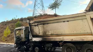 Gündoğmuş'ta Asfalt Yüklü Kamyon Yanarak Kullanılamaz Hale Geldi