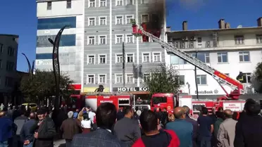 Kars'ta Çok Katlı Otelde Yangın: Mahsur Kalanlar Kurtarıldı