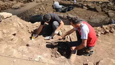 Şanlıurfa'da 10 Bin Yıllık Süs Eşyaları Bulundu