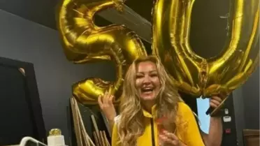 50 yaşına giren Pınar Altuğ, yeni yaşında güzelliğiyle büyüledi