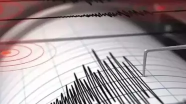 İzmir'de 4 büyüklüğünde deprem oldu