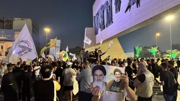 Bağdat'ta İran'ın Füze Saldırılarına Sevinç Gösterisi