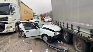 Bolu'da Tıra Çarpan Otomobil Sürücüsü Ağır Yaralandı