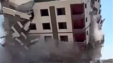 Antakya'da 8 Katlı Bina Kontrollü Olarak Yıkıldı