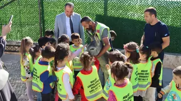 Öğrenciler Hayvan Bakımevi'ni Ziyaret Etti