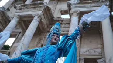 Türk Dünyası Kadın ve Moda Haftası Efes'te