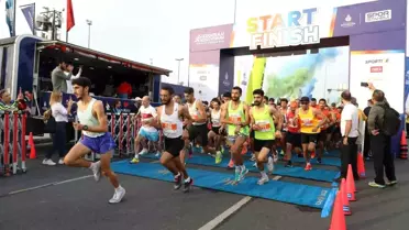 İstanbul'da Renkli Koşu Etkinliği Gerçekleşti