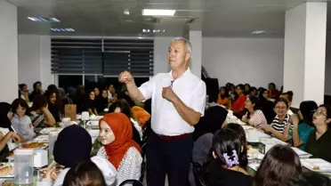Alanya Belediye Başkanı Özçelik, Dünya Kız Çocukları Günü'nü kutladı