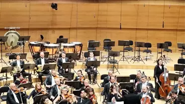 CSO'da Theodorakis'in Eseri İlk Kez Seslendirildi