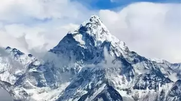 Everest'te Kayıp Dağcıya Ait Bot Bulundu