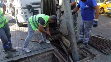 Bodrum Belediyesi Yağmur Suyu Hatlarını Temizliyor