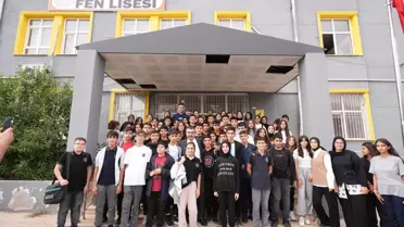 Milli Eğitim Bakanı Tekin, Muş ve Batman'daki Okulları Ziyaret Etti