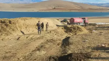 Tunceli'de Saman Yığını Yangını Söndürüldü