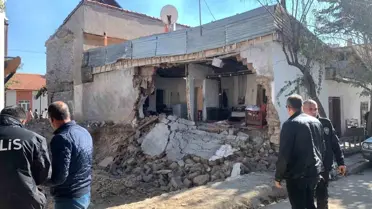 Karaman'da Duvar Yıkıldı, 70 Yaşındaki Kadın Kurtarıldı