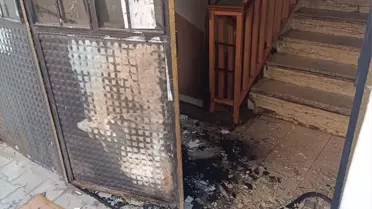 Bingöl'de Apartman Girişinde Yangın
