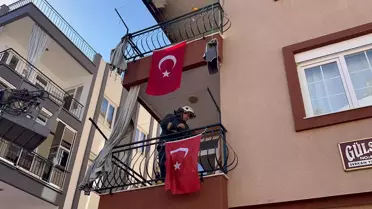 Antalya'da Yangın Anında Türk Bayrağına Duyarlılık