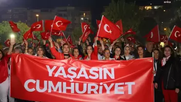 Karabağlar'da Cumhuriyet Korteji Coşkusu