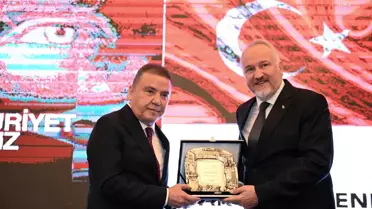 Antalya Büyükşehir Belediye Başkanı Muhittin Böcek: 'Turizme Hizmet İçin Daha Fazla Pay Almalıyız'