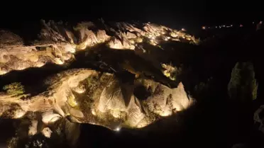 Kapadokya'da Güvercinlik Vadisi Aydınlatılıyor