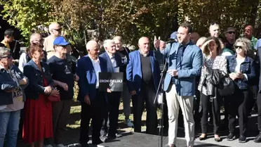 Tiran'da Yolsuzluk Protestoları Sürüyor