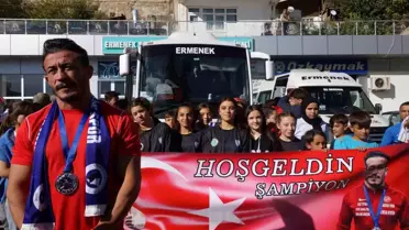 Uğur Arı, Güreş Şampiyonası'nda İkincilikle Memleketinde Coşkuyla Karşılandı