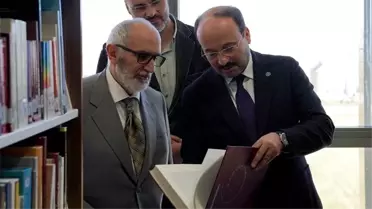 Kütüphaneye Değerli Bağış