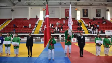 Karaman'da Kuraş Şampiyonası Başladı