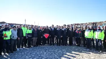Traktör Sürücülerine Reflektör ve Tepe Lambası Dağıtıldı