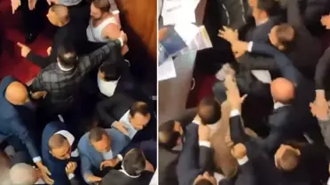 Ankara Büyükşehir Belediye Meclisi'nde tekme tokat 'konser' kavgası
