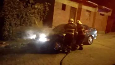Bilecik'te Park Halindeki Otomobilde Yangın Çıktı