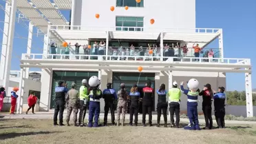 Polisler Lösemili Çocuklarla Bir Araya Geldi