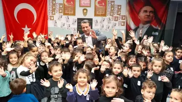 Minik Öğrencilerden Atatürk'e Anlamlı Anma Etkinliği