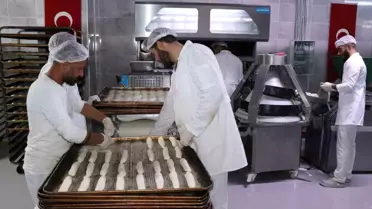 Haliliye Belediyesi'nden İhtiyaç Sahiplerine Ekmek ve Yemek Desteği