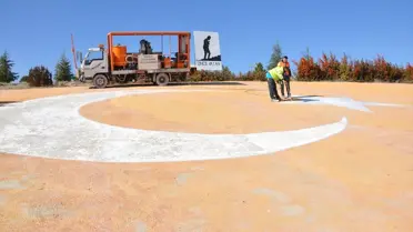 Sarılar Köyünde Dev Türk Bayrağı Boyandı