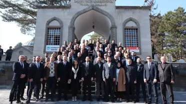 MHP Yeni Yönetimi Türbe Ziyareti Yaptı