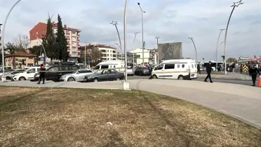 Gebze'de Park Halindeki Minibüste Ceset Bulundu