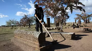 Ahlat'ta 91 Yeni Mezar Bulundu