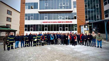 Hakkari'de Afet Farkındalık ve Deprem Tahliye Tatbikatı Gerçekleştirildi