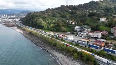 Sarp Sınır Kapısı'nda Tır Kuyruğu