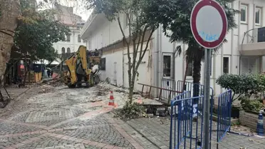 Bandırma'da Kapalı Yapının Yıkım Çalışmaları Başladı