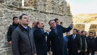Hoşap Kalesi Restorasyona Girdi