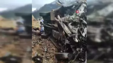 Antalya'da Minibüs Devrildi: 9 Yaralı
