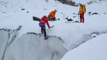 Hakkari'de Buzul Tırmanışı