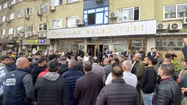 Mersin'de Yerel Pazarcılar, Belediye Önünde Protesto Gösterisi Düzenledi