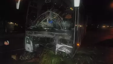 Antalya'da Tur Otobüsü ile Otomobil Çarpıştı: 1 Ölü